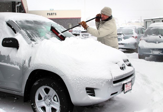 Weather prompts business closures